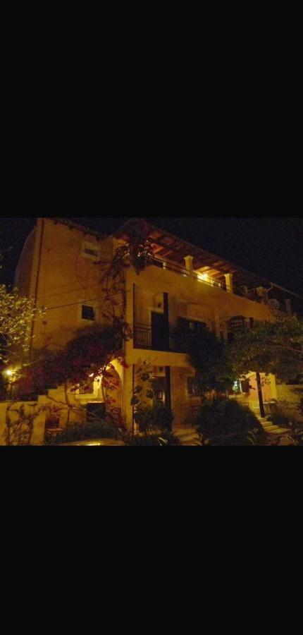 Villa Efterpi Kontokali Esterno foto